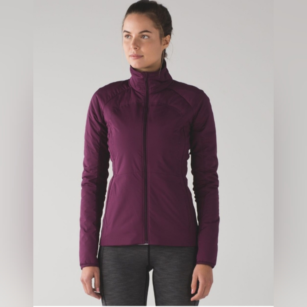 Lululemon Run For Cold Jacket Primaloft Reflective Plum Size 6 Pre-owned